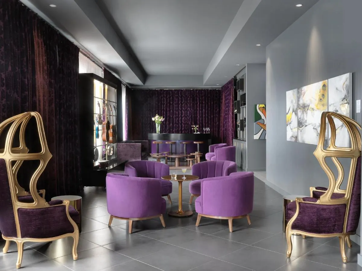 Angad Arts Hotel Saint Louis